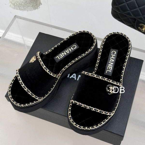 Picture of Chanel Slippers _SKUChanelsz35-40DB03173233